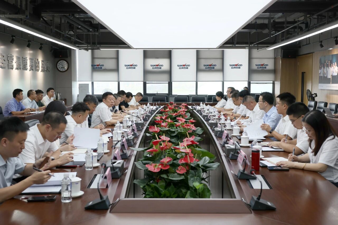 湖南省政协副主席、省工程机械产业链链长何寄华调研开云官方注册-开云(中国)
智能