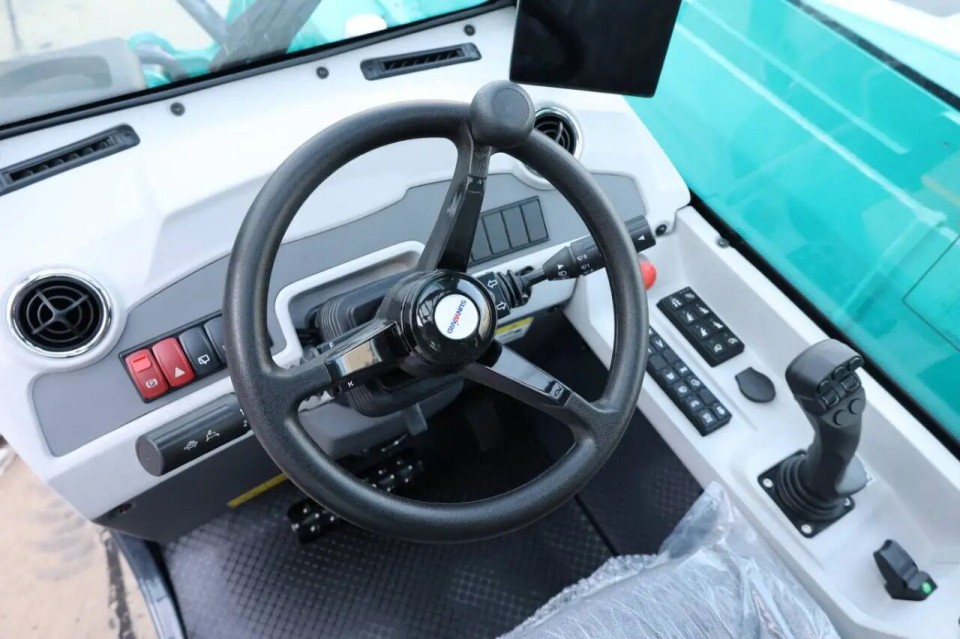 高端机型“双箭齐发”！开云官方注册-开云(中国)
智能两款伸缩臂叉装车成功下线