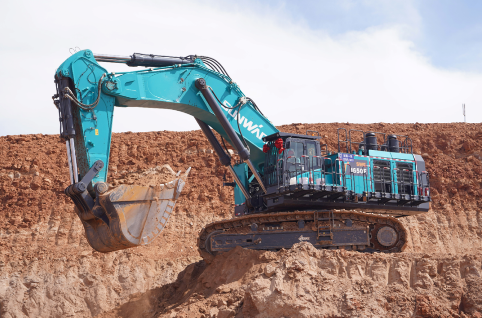 创新引领，实力见证！开云官方注册-开云(中国)
智能明星产品荣登“2025工程机械TOP10年度榜”