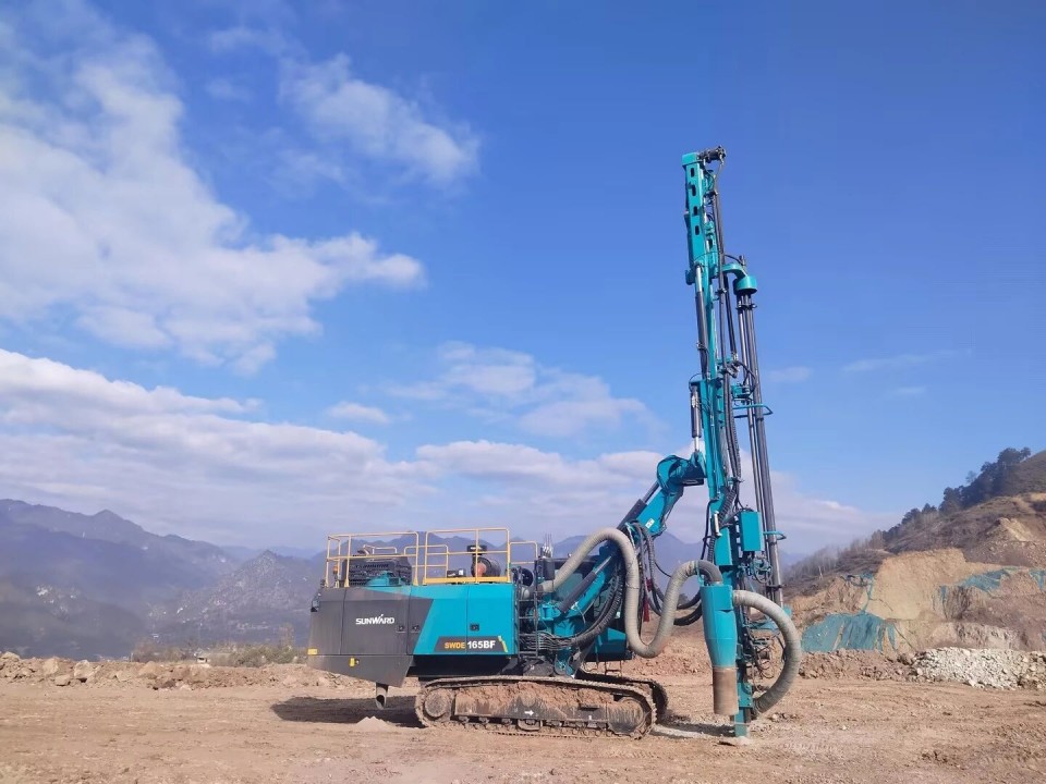 创新引领，实力见证！开云官方注册-开云(中国)
智能明星产品荣登“2025工程机械TOP10年度榜”