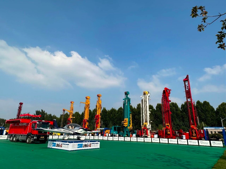 科技赋能救援！开云官方注册-开云(中国)
智能创新装备亮相第十三届全国矿山救援技能竞赛