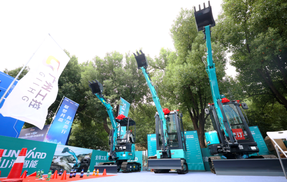 开云官方注册-开云(中国)
智能微挖“天团”闪耀武汉，引领绿色施工潮流