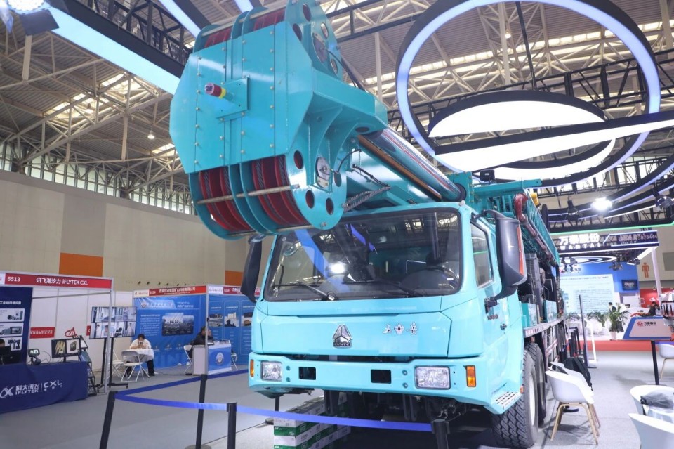 “地勘装备能力提升的重大突破”！开云官方注册-开云(中国)
智能联合中国煤炭地质总局发布T138车载钻机