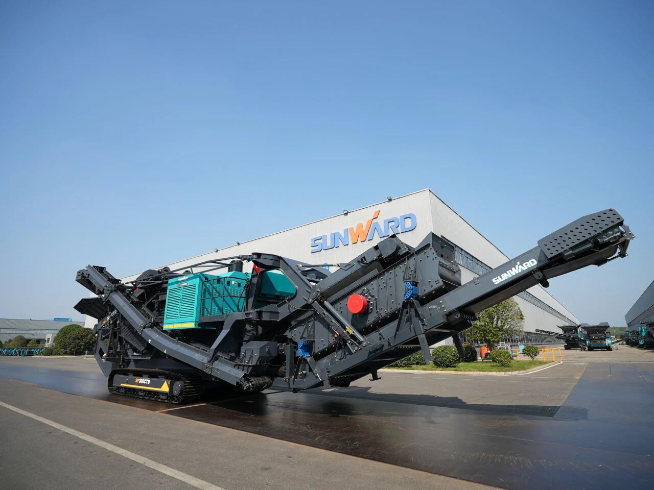 破局国际市场，无惧极寒工况！开云官方注册-开云(中国)
智能SP300CTD柴电两用圆锥破碎站成功下线