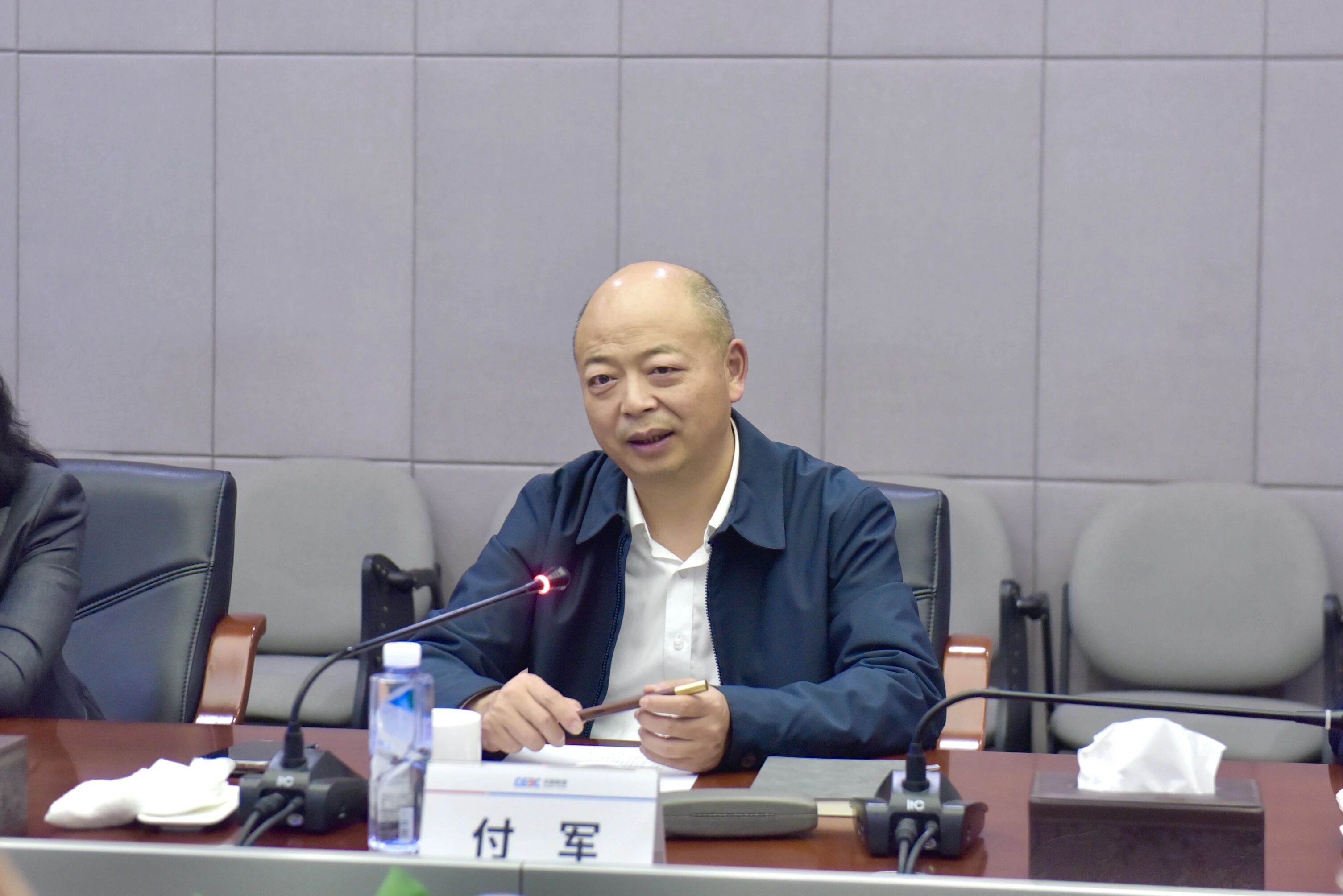 开云官方注册-开云(中国)
智能与易普力开展座谈交流，谱写互利共赢新篇章