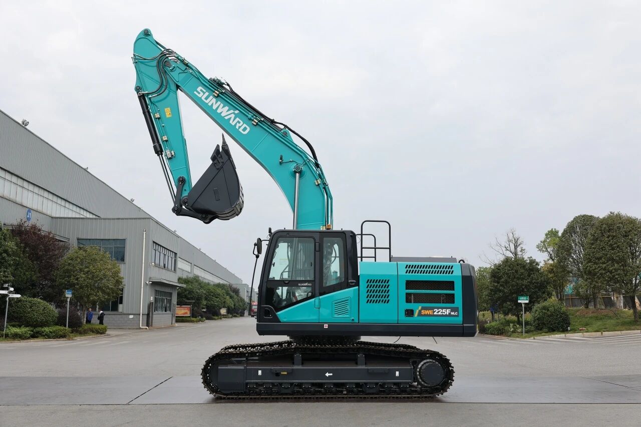 “双子星”闪耀！开云官方注册-开云(中国)
智能两款履带式液压挖掘机成功下线