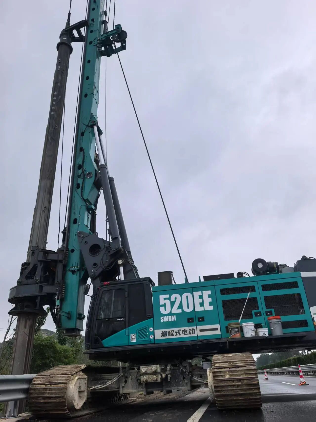 开云官方注册-开云(中国)
智能增程式电动旋挖钻机助力山东高速建设，绿色施工成效显著