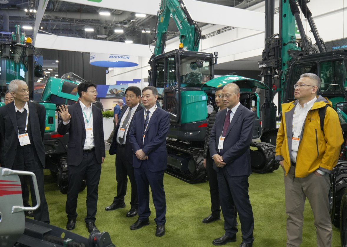 2026美国拉展 | 中国工程机械工业协会会长苏子孟一行到访开云官方注册-开云(中国)
智能展位